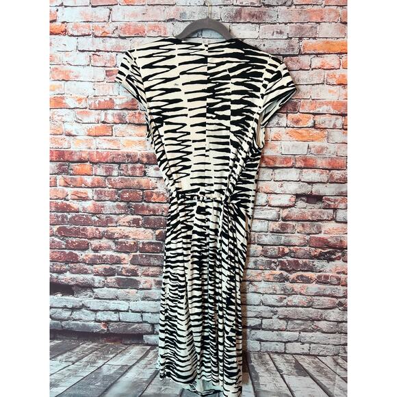 Trina Turk black white cap sleeve silk wrap dress ring closure women's 10 - Picture 2 of 6